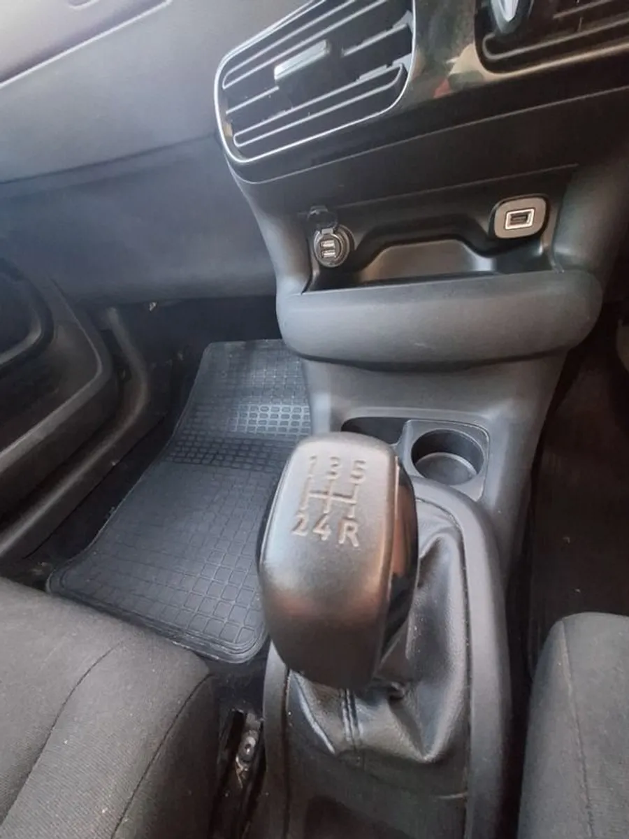 2015 Citroen C4 - Image 4