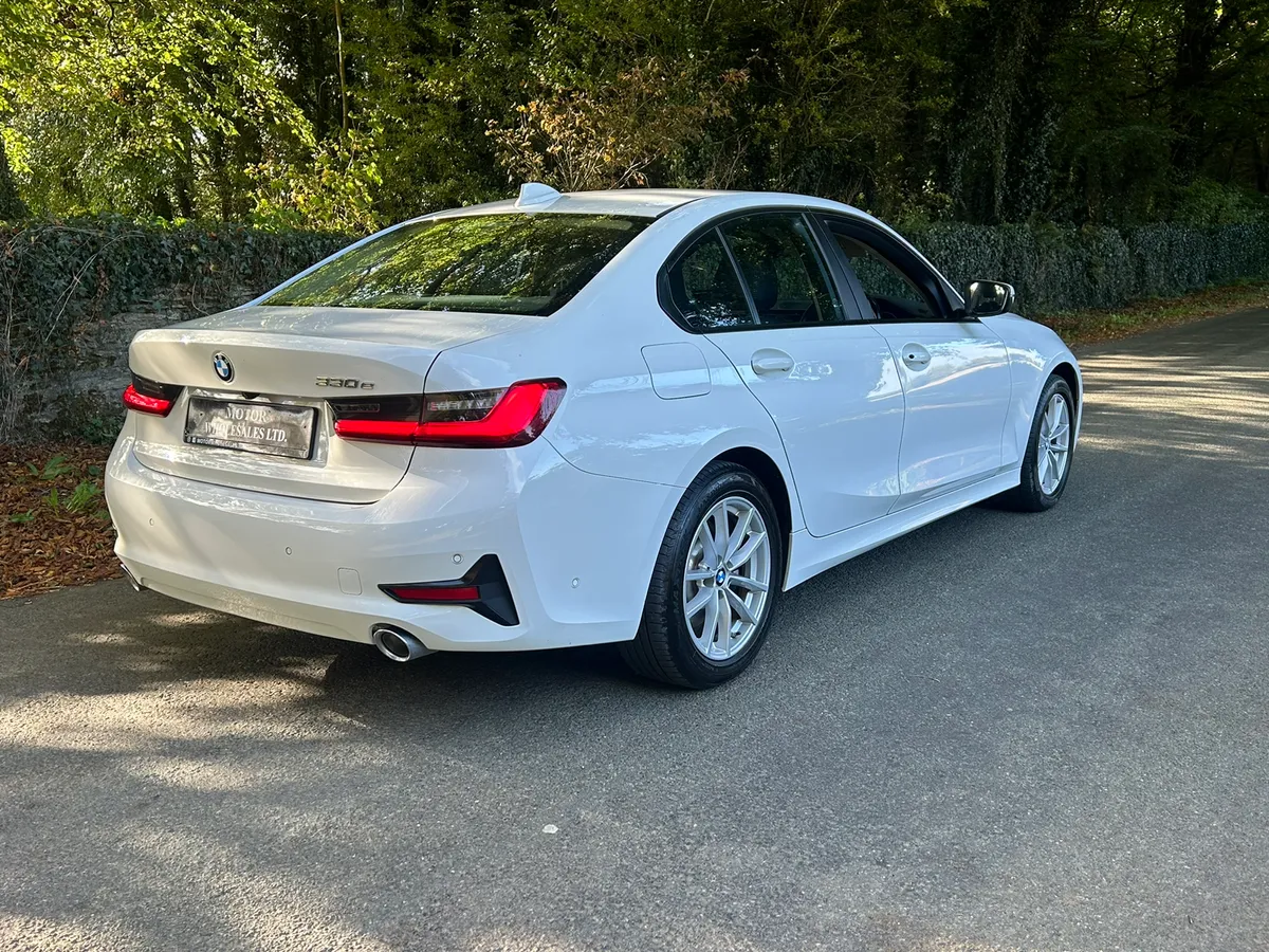 211 BMW 330E AUTOMATIC LOW KMS ALPINE WHITE - Image 4