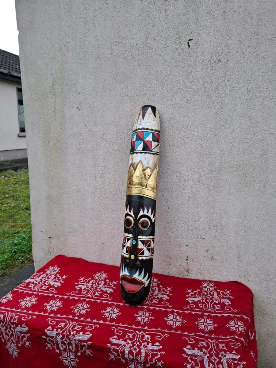 92cm light wood mask postage possible - Image 1