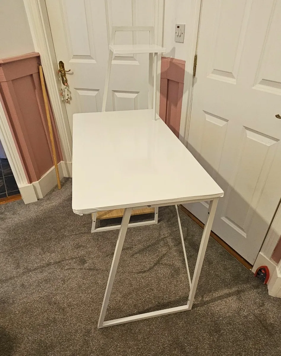 Computer desk - Image 2