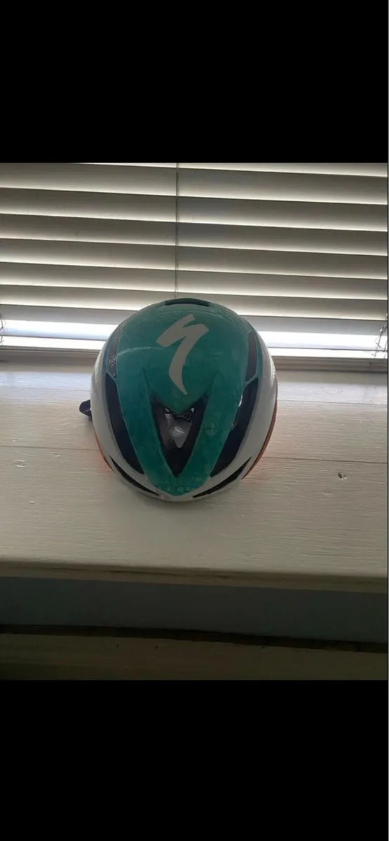 s works evade 2 - Image 4