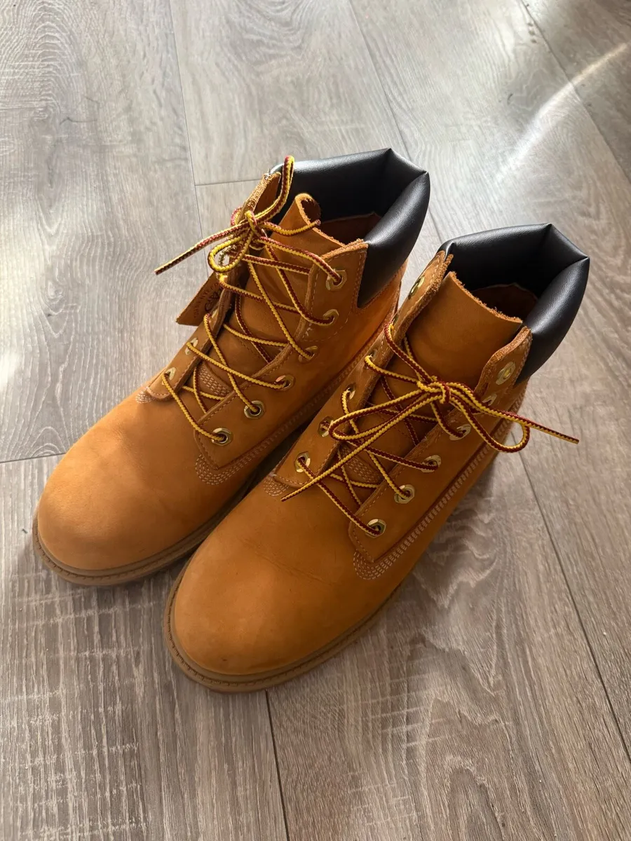 Timberland Original Boots UK5.5 - Image 1