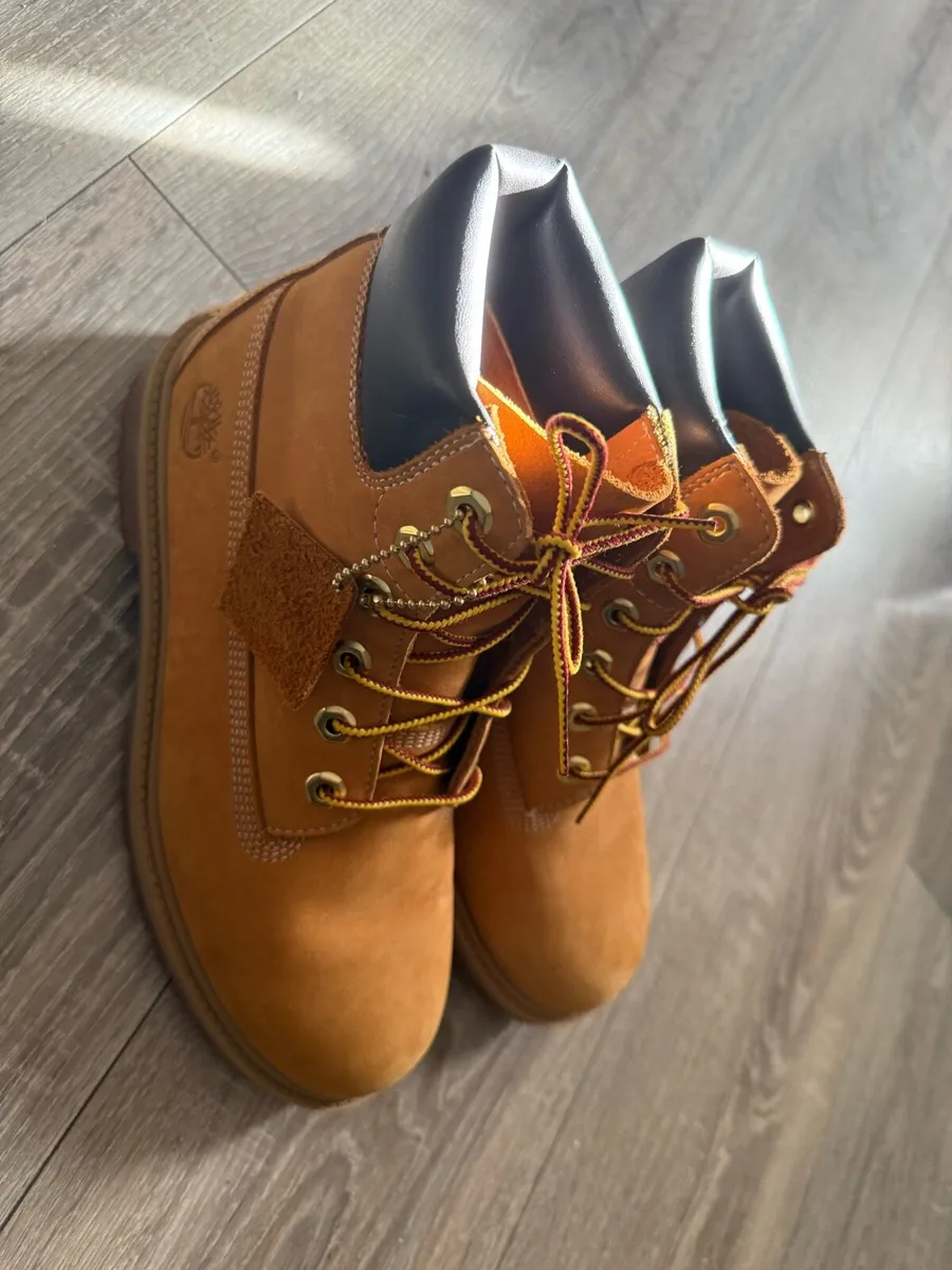 Timberland Original Boots UK5.5 - Image 2