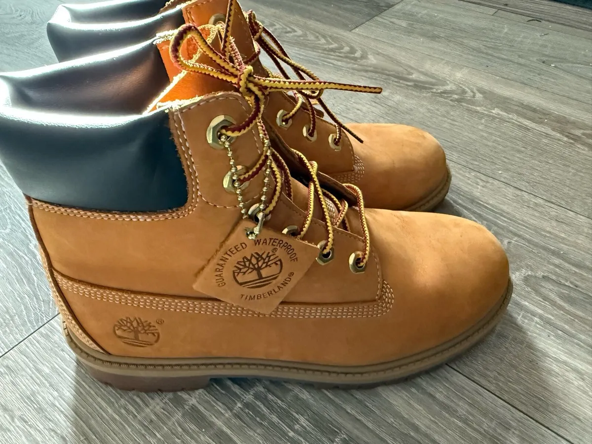 Timberland Original Boots UK5.5 - Image 3
