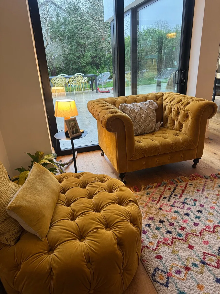 Velvet mustard love chair with ottoman - Image 2