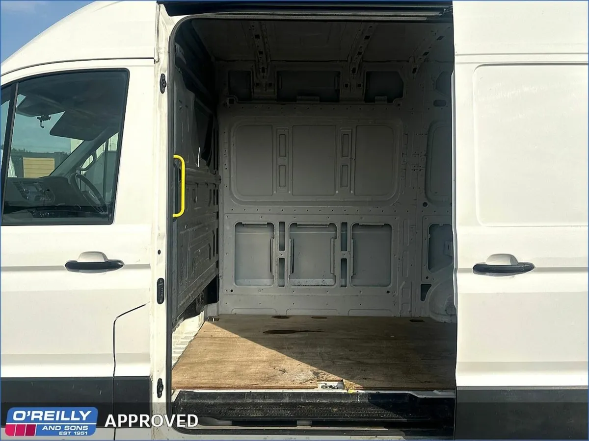 Volkswagen Crafter CRAFTER MWB HR 140BHP - Image 4