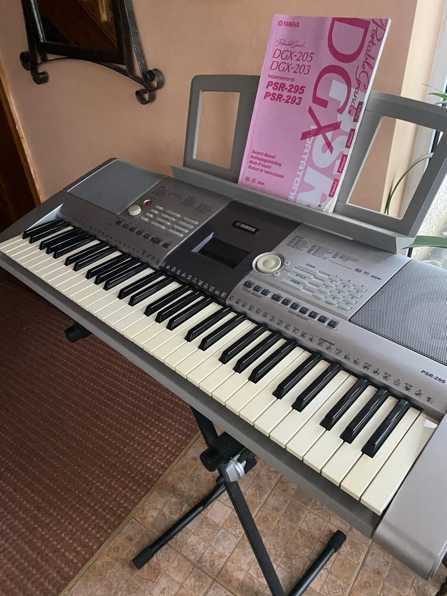 Electric keyboard - Image 2