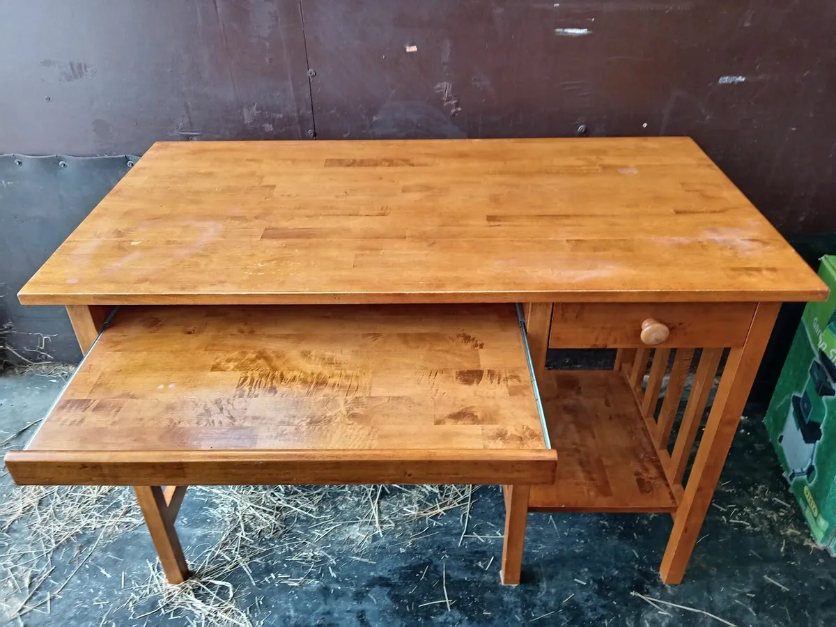 Study desk - Image 2