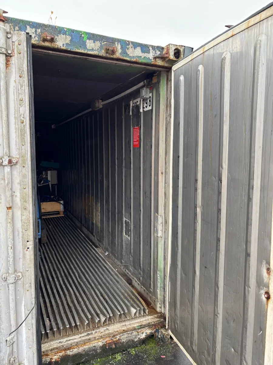 Shipping container - Image 3