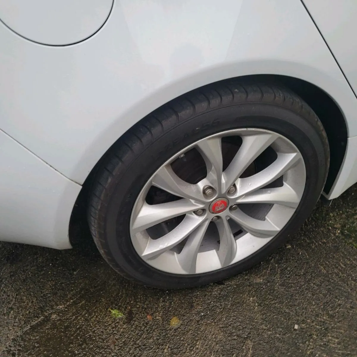 Jaguars XE - Image 4