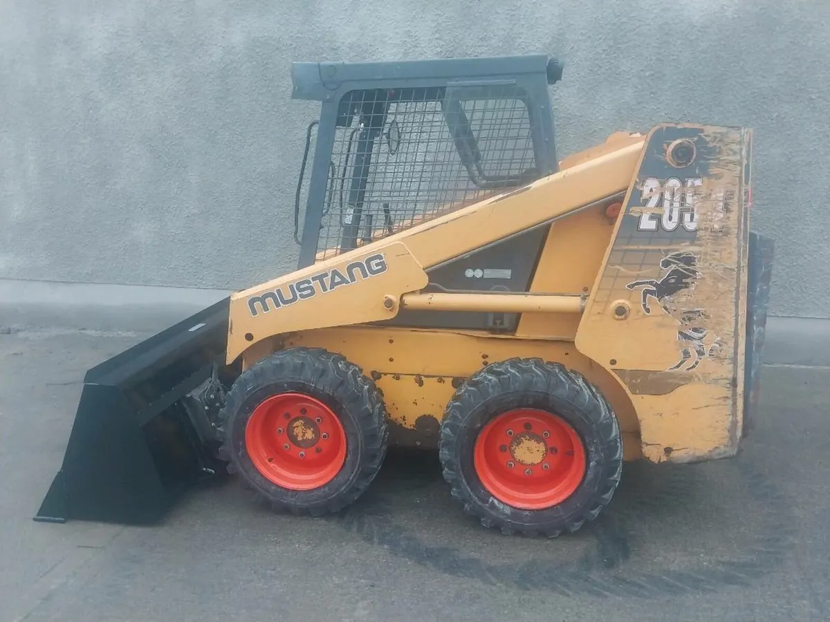 Mustang 2054 skidsteer - Image 1
