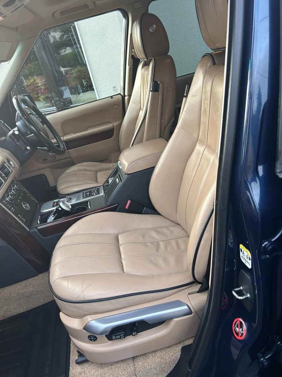 2011 Range Rover vogue - Image 3