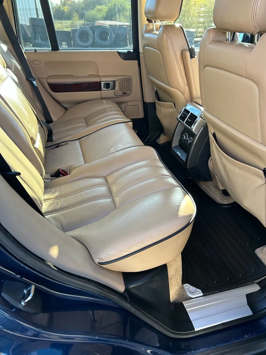 2011 Range Rover vogue - Image 4