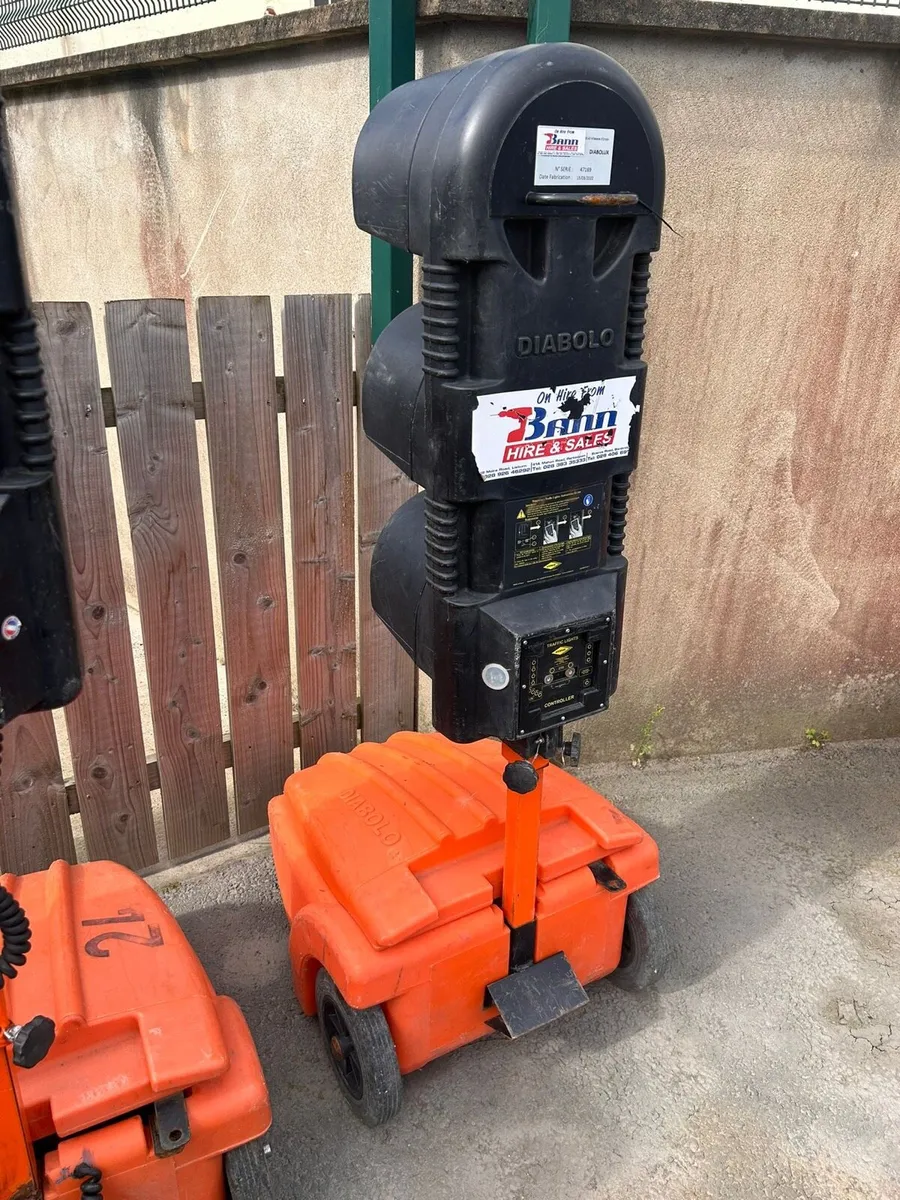 Diablo Portable Traffic Lights - Image 4