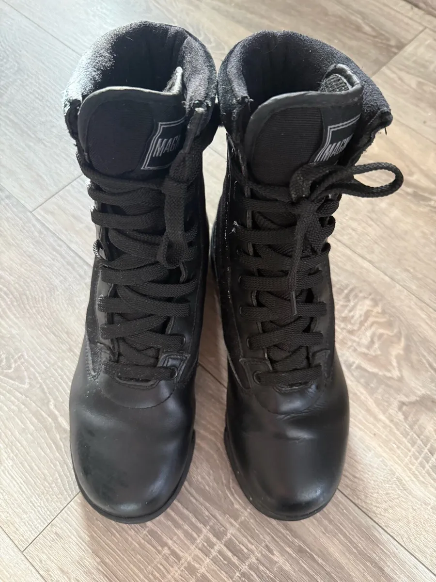 Magnum original Boots UK 5 - Image 1