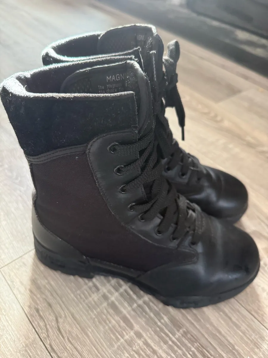 Magnum original Boots UK 5 - Image 2