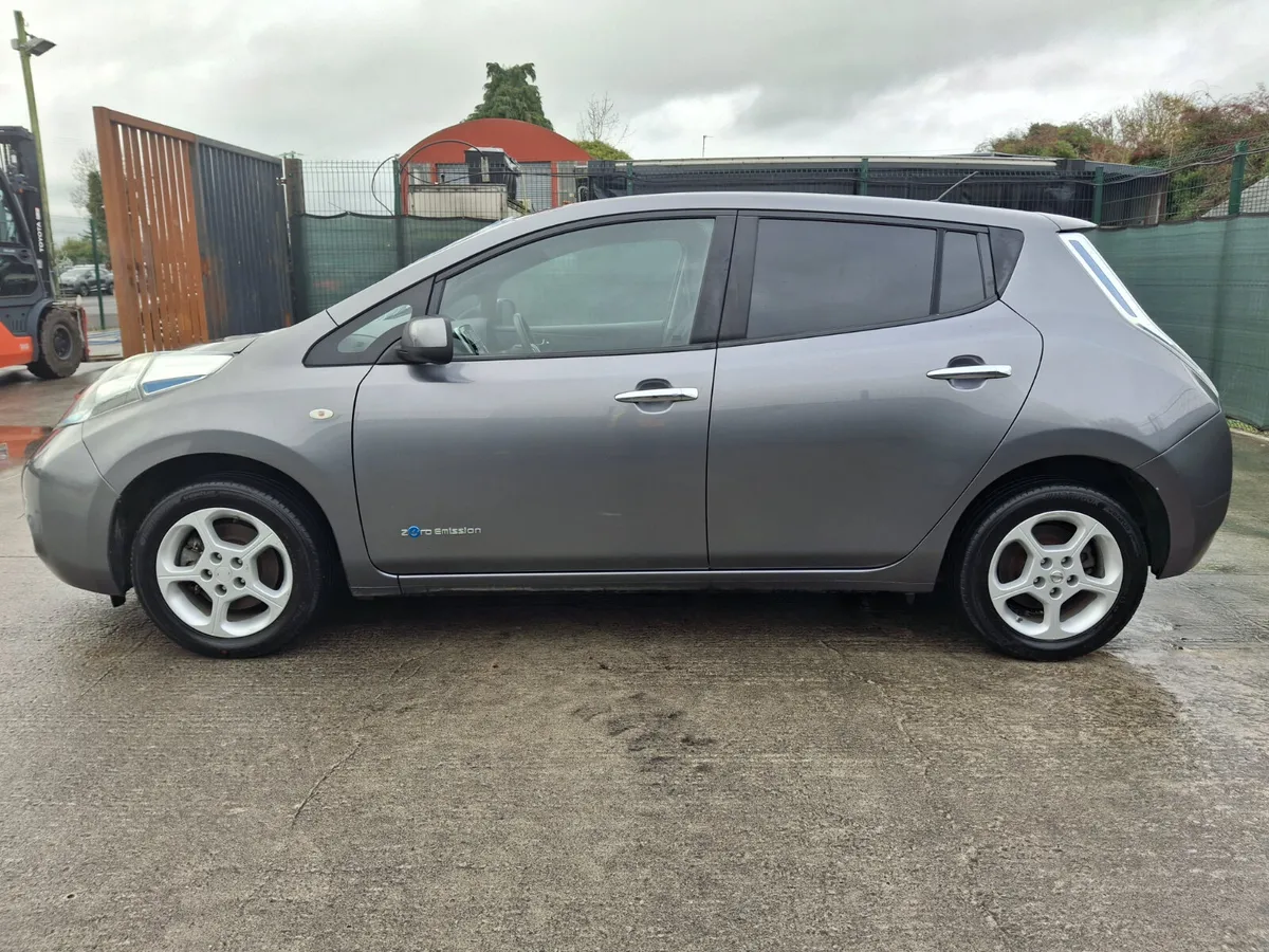 2015 Nissan Leaf EV Light Damage - Image 3
