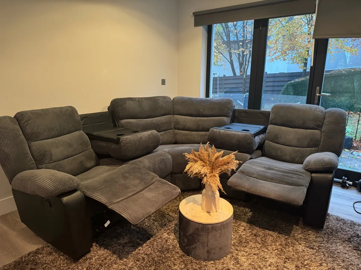 Recliner corner sofa with 2 drink holders - Image 3