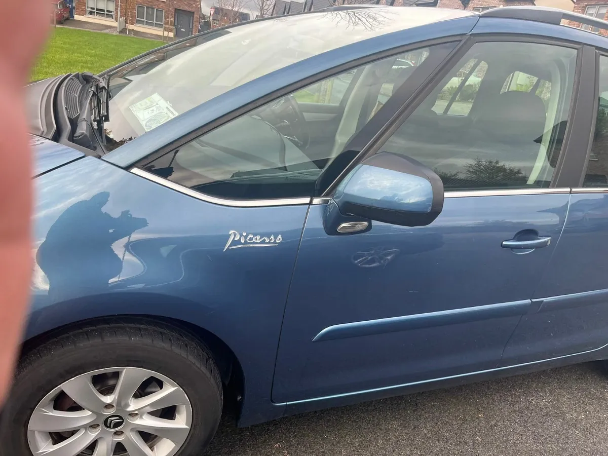 Auto Citroen C4 Picasso 2011 - Image 1