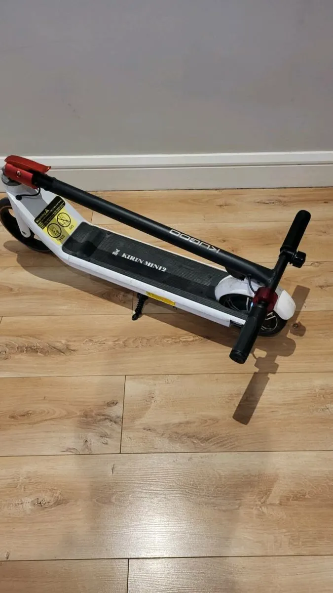 Electric scooter - Image 3