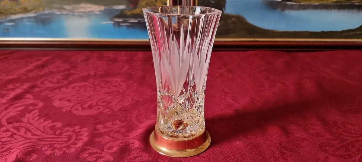 Killarney Crystal Ireland 8" Octagonal Flared Vase - Image 1