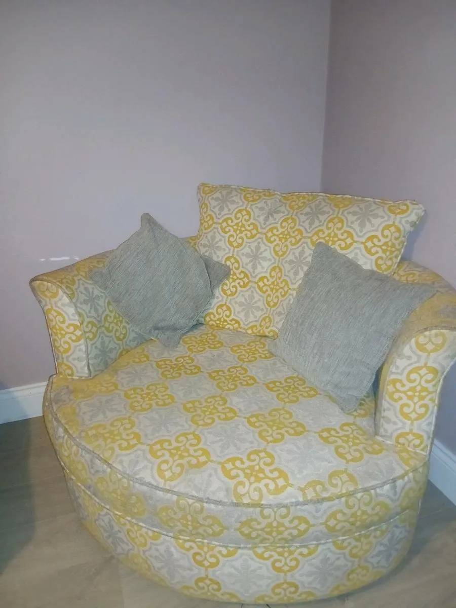 Cuddles chair - Image 1