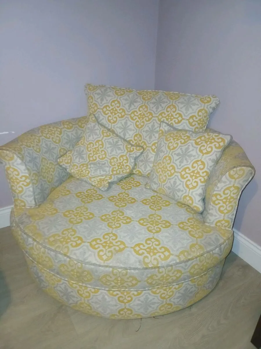 Cuddles chair - Image 2