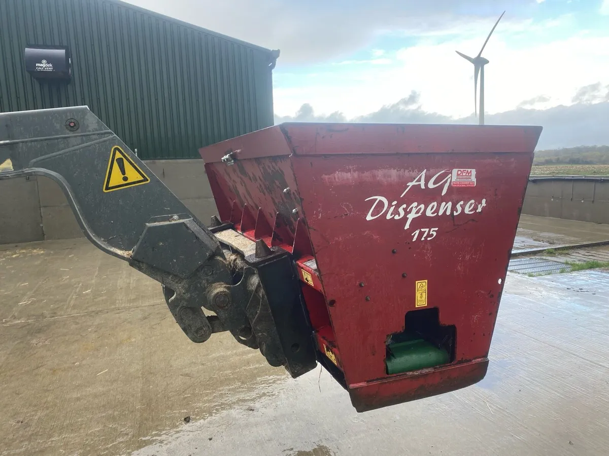 Loader attaching, dispenser - Image 1