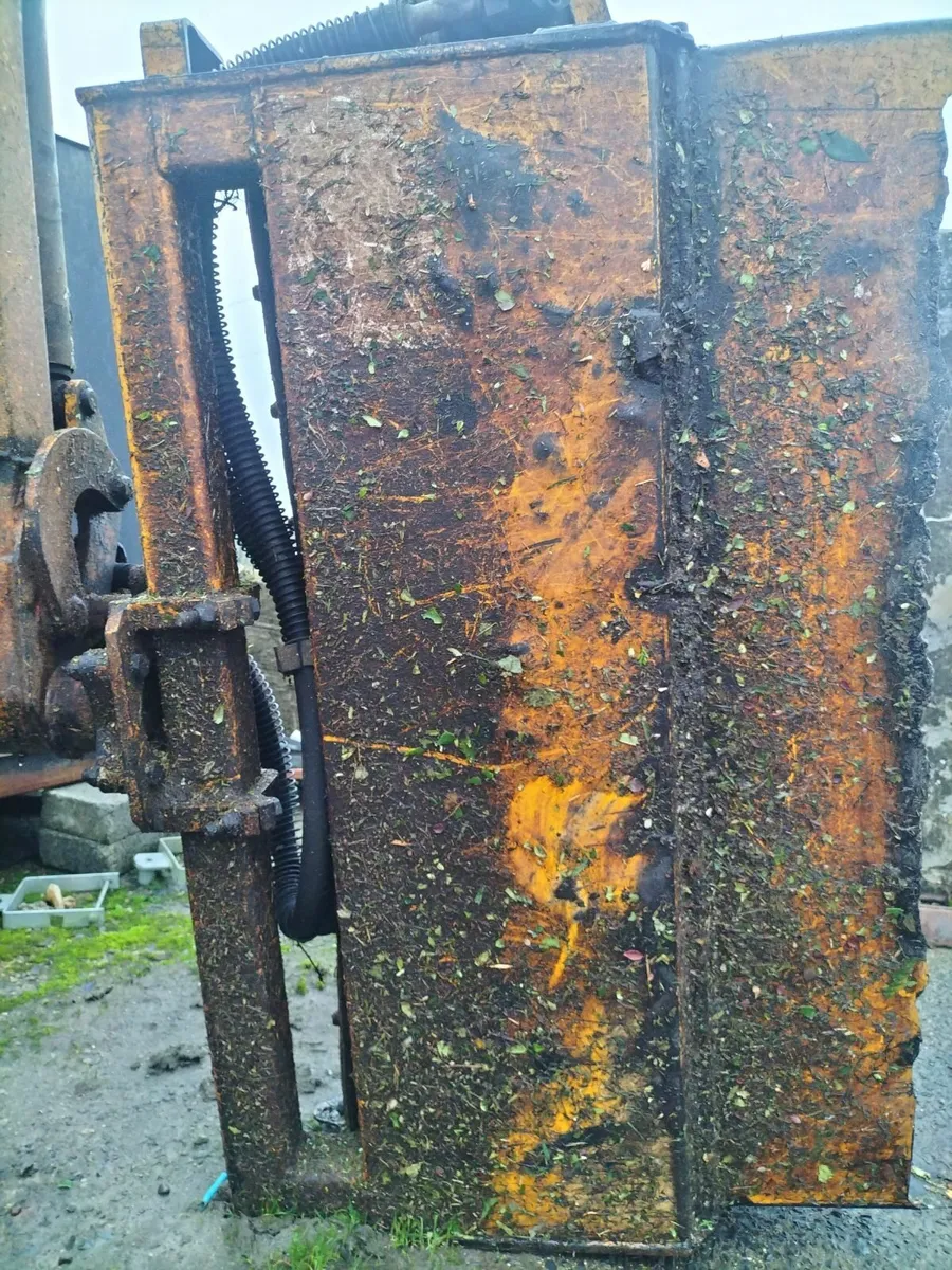 Hedge cutter head - Image 1