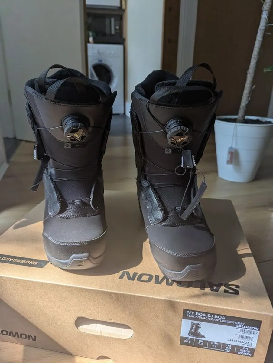Solomon IVY Boa SJ Boa snowboard boots - Image 1