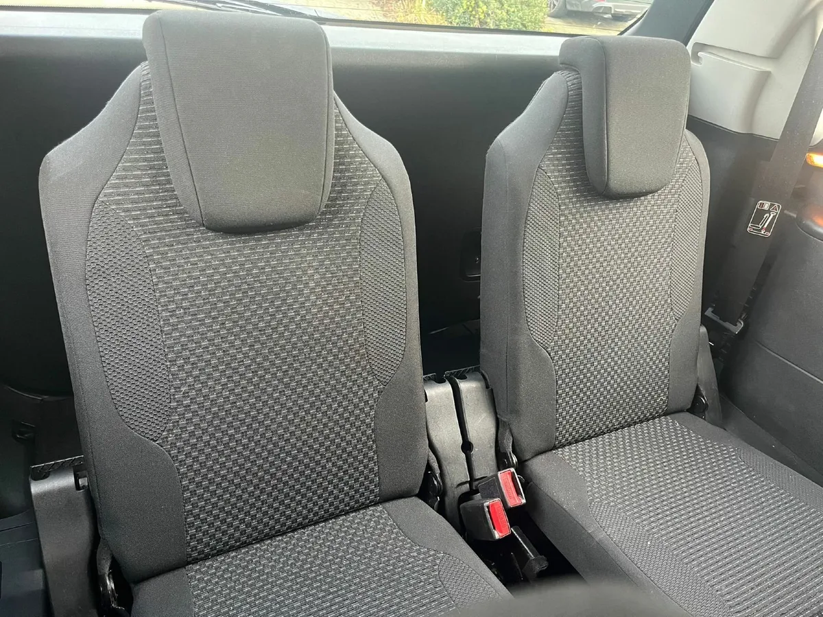 Auto Citroen C4 Picasso 2011 - Image 2