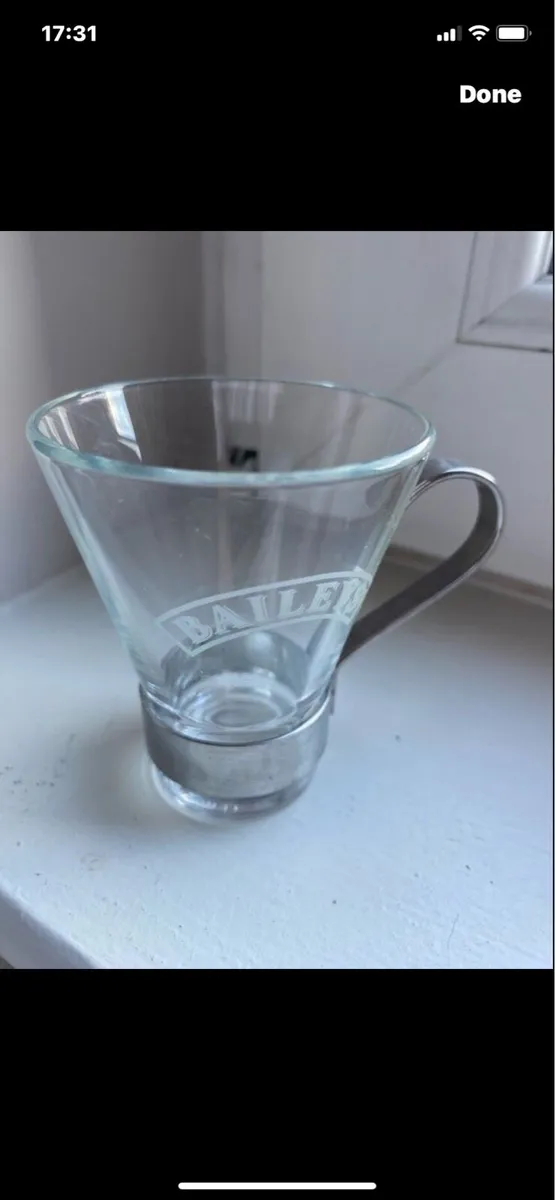 Very Rare Bailey’s Glasses Set (6) - Image 1