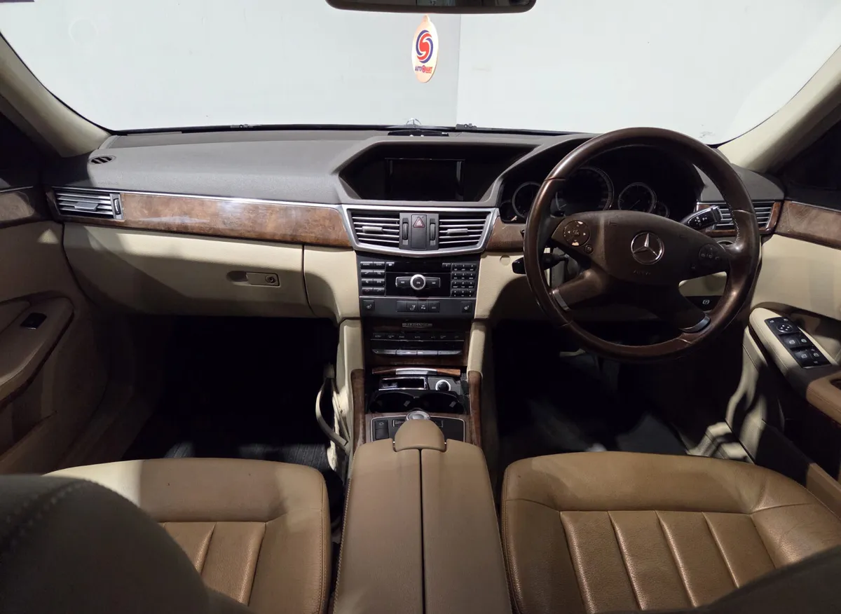 Mercedes-Benz E-Class 2012 - Image 2