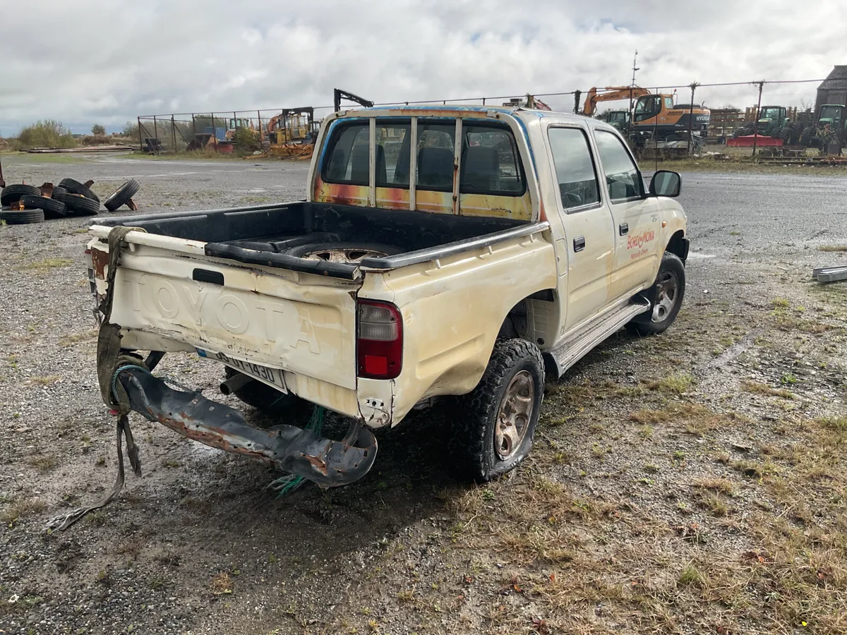 2005 Toyota Hilux D-4D Double CAB For Auction - Image 3