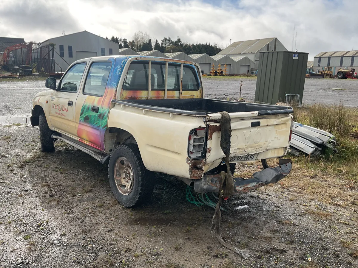 2005 Toyota Hilux D-4D Double CAB For Auction - Image 4
