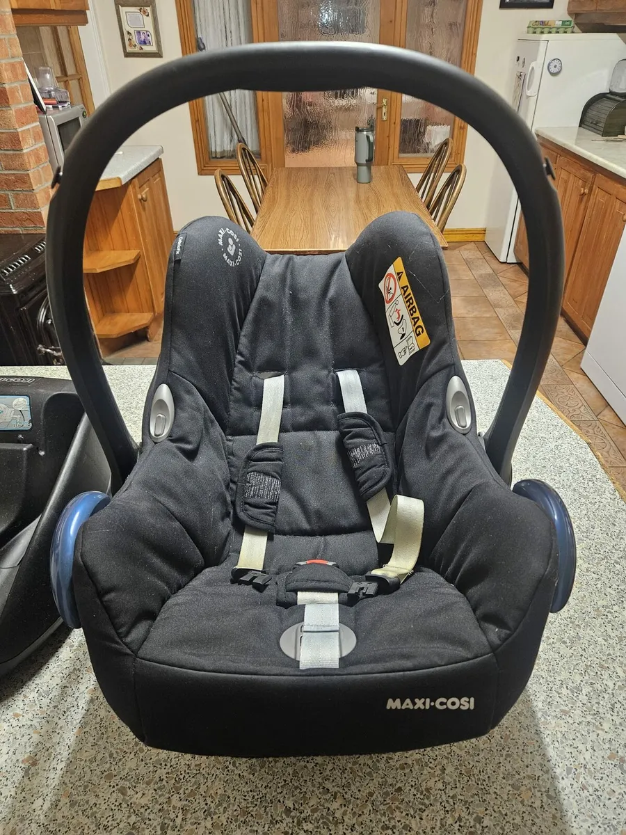 Maxi Cosi Car Seat (FREE) - Image 2
