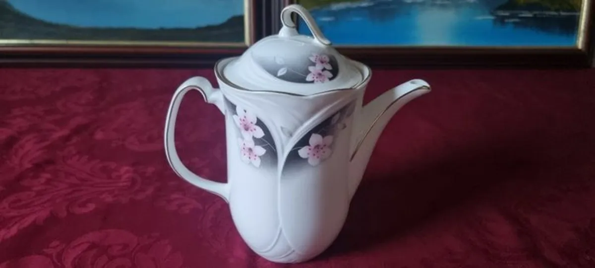 Royal Albert Horizons StarFlower CoffeePot/Pitcher - Image 2