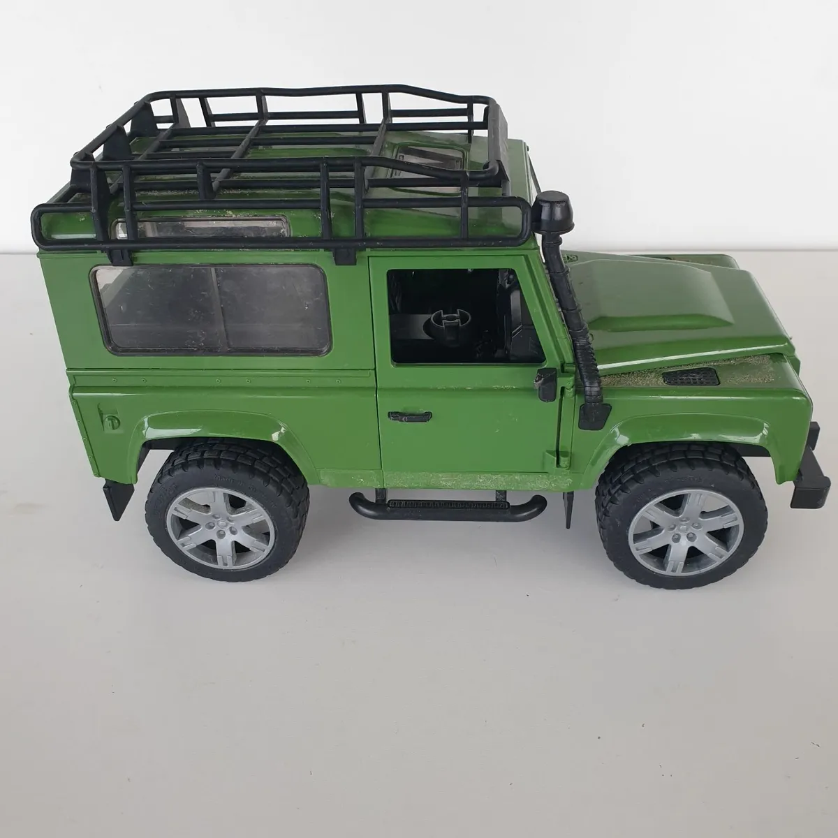 Bruder landrover defenders x 2 - Image 3