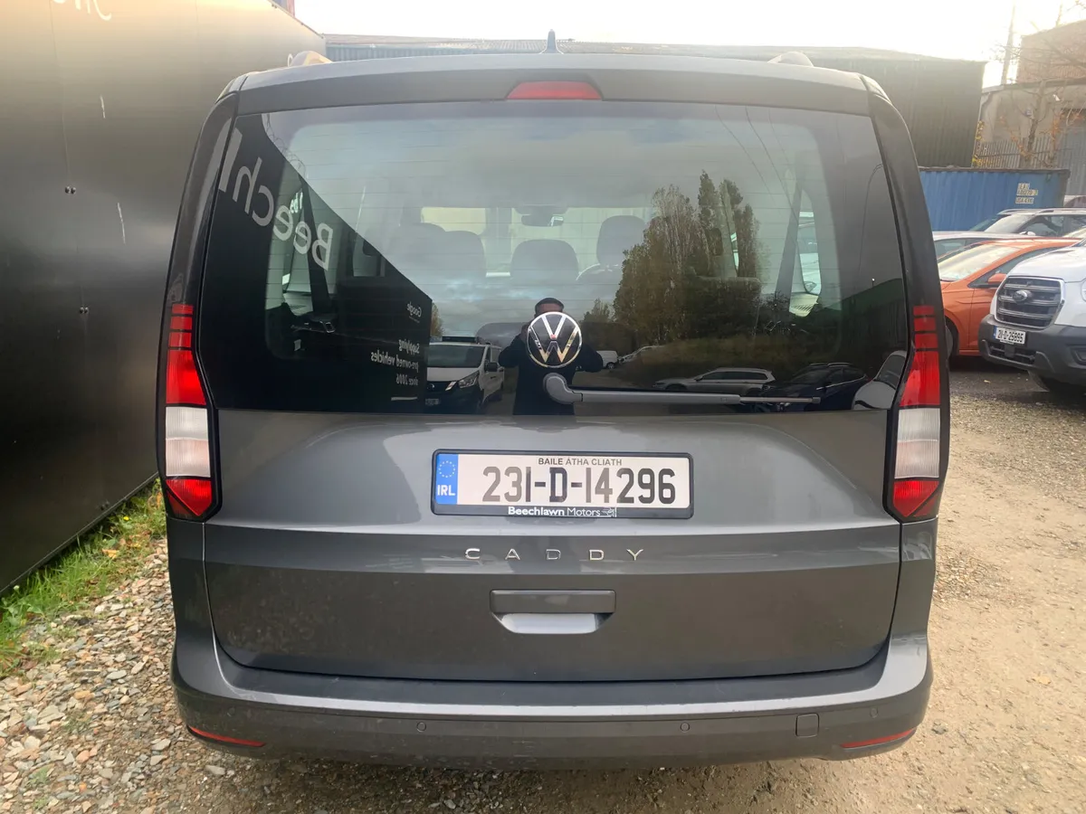 VOLKSWAGEN CADDY LIFE 2.0 TDI DSG 7 SEATER - Image 4