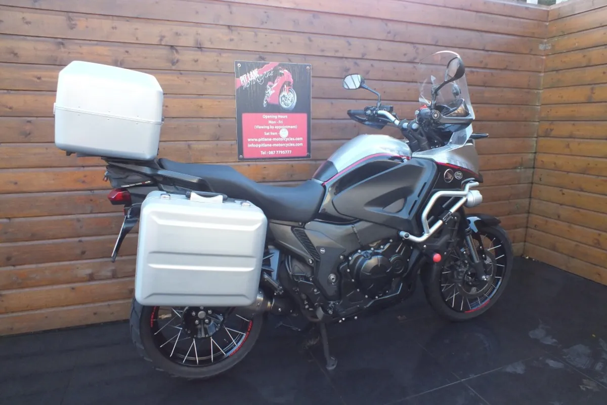 2017 Honda CrossTourer VFR1200X (Mint, Low Miles) - Image 3