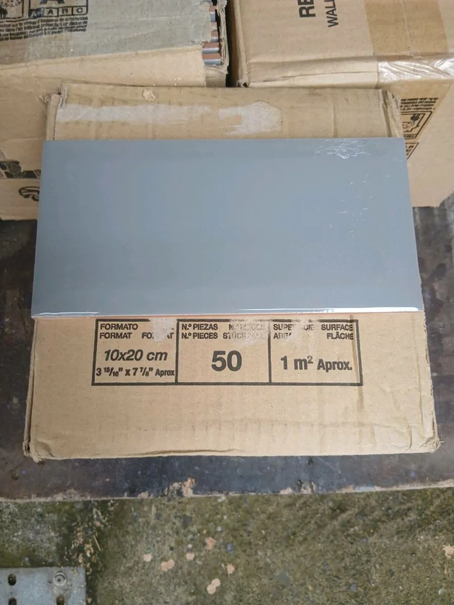 KITCHEN/BATHROOM TILE - Image 2