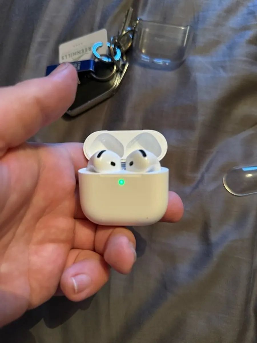 Apple air pods - Image 1