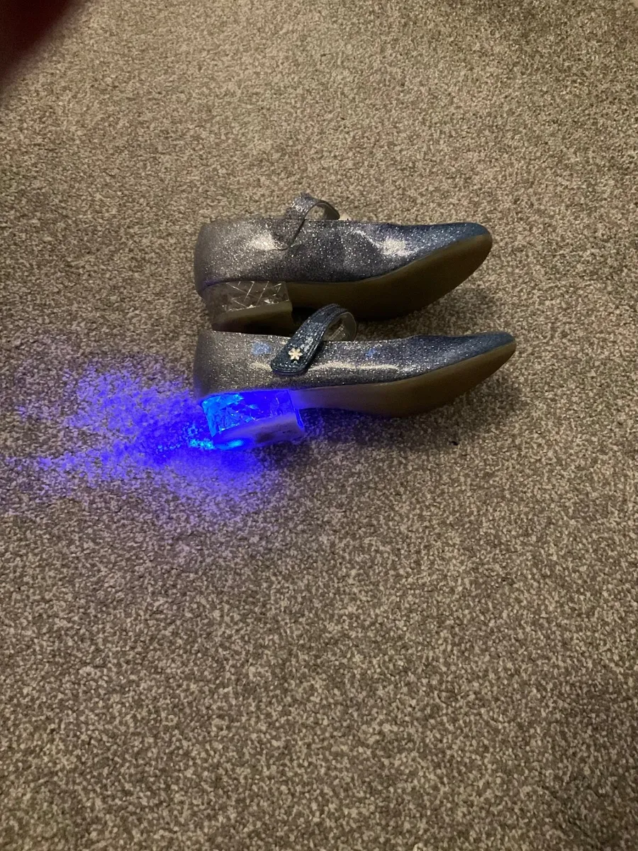 Disney frozen light up shoes - Image 2