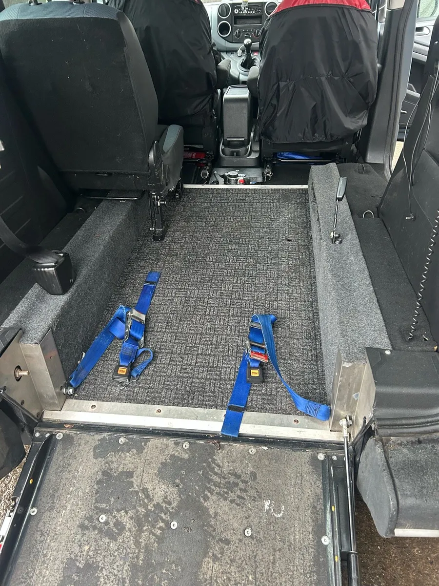 Wheel chair accessible Citroen Berlingo XTR - Image 3