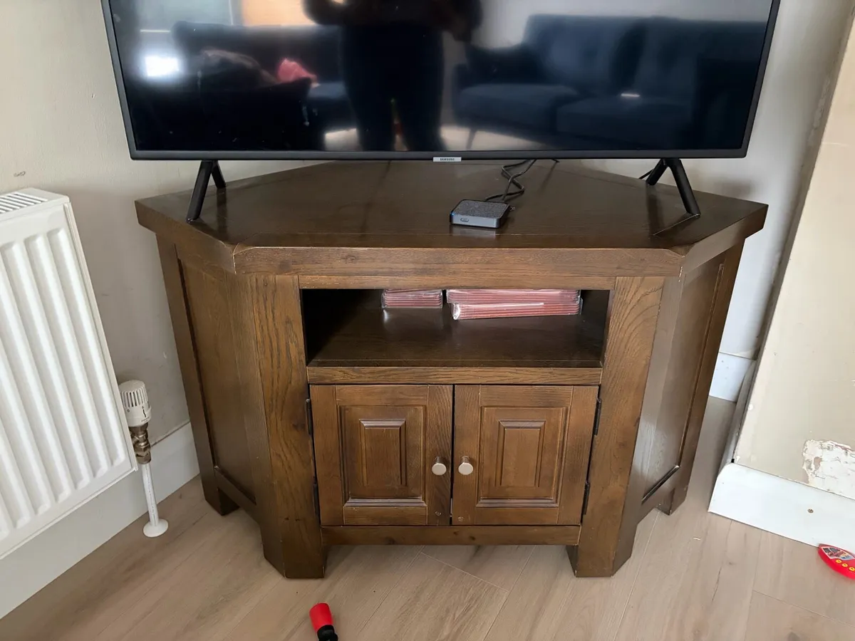 TV Unit - Image 1