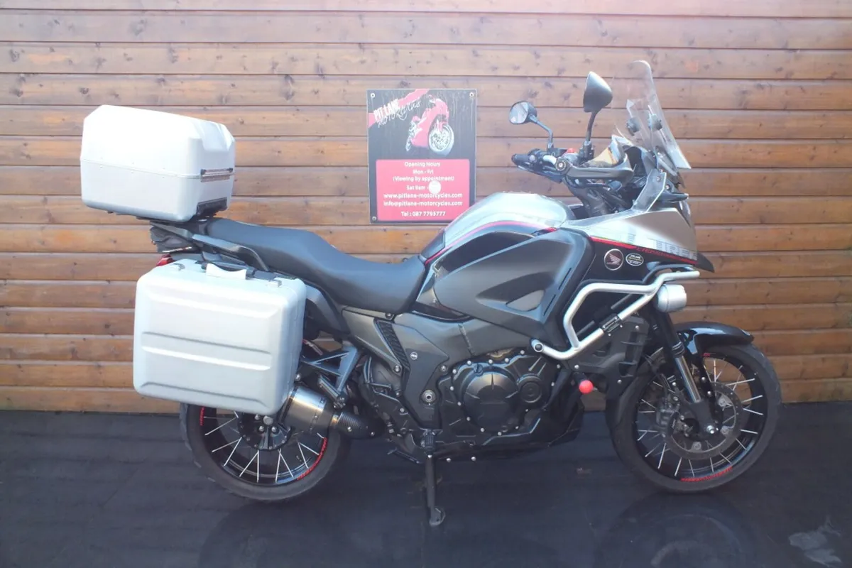 2017 Honda CrossTourer VFR1200X (Mint, Low Miles) - Image 1