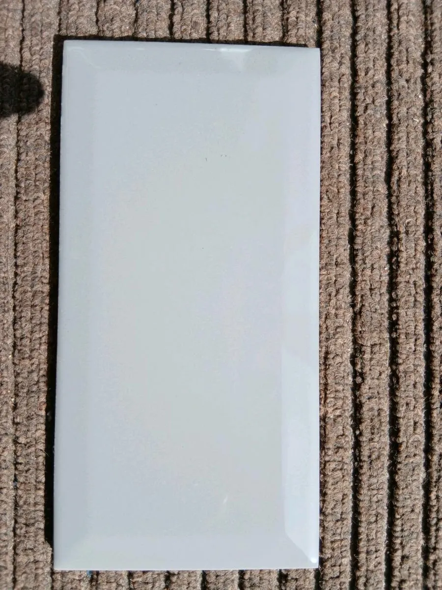 KITCHEN/BATHROOM TILES - Image 2