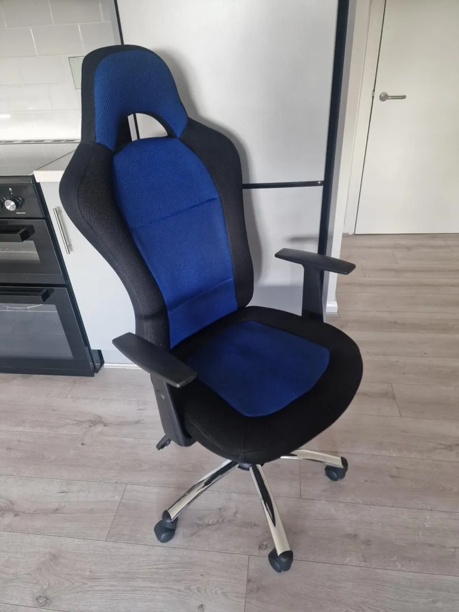 Office chair - Image 1