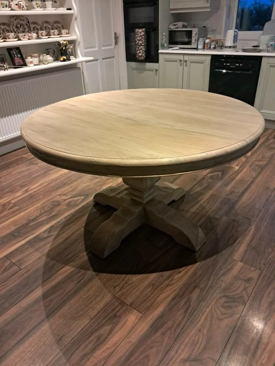 Round Kitchen Dining Table - Image 1