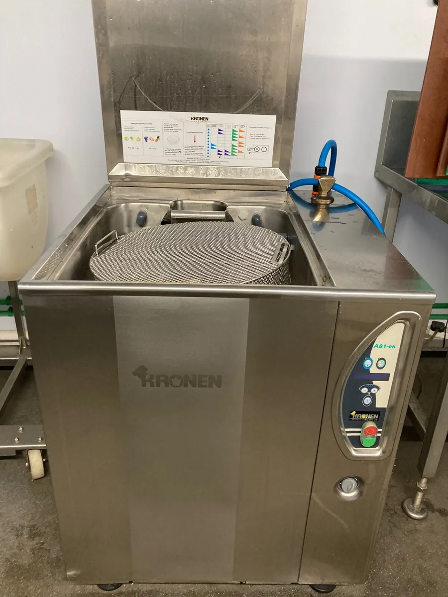 Salad & vegetable washing and spinning machine - Image 2